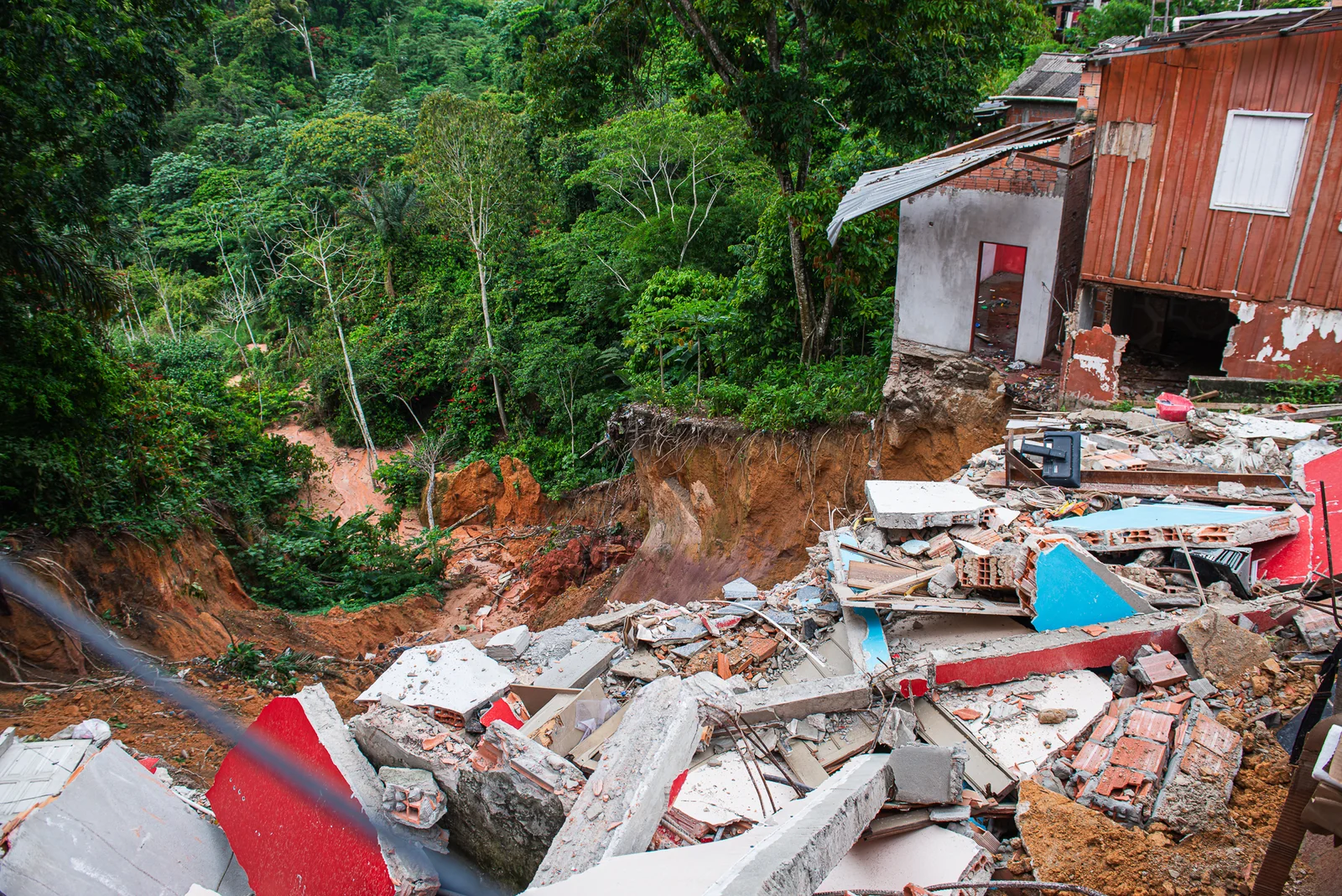 Os perigos invisíveis das áreas de risco em Jaraguá do Sul